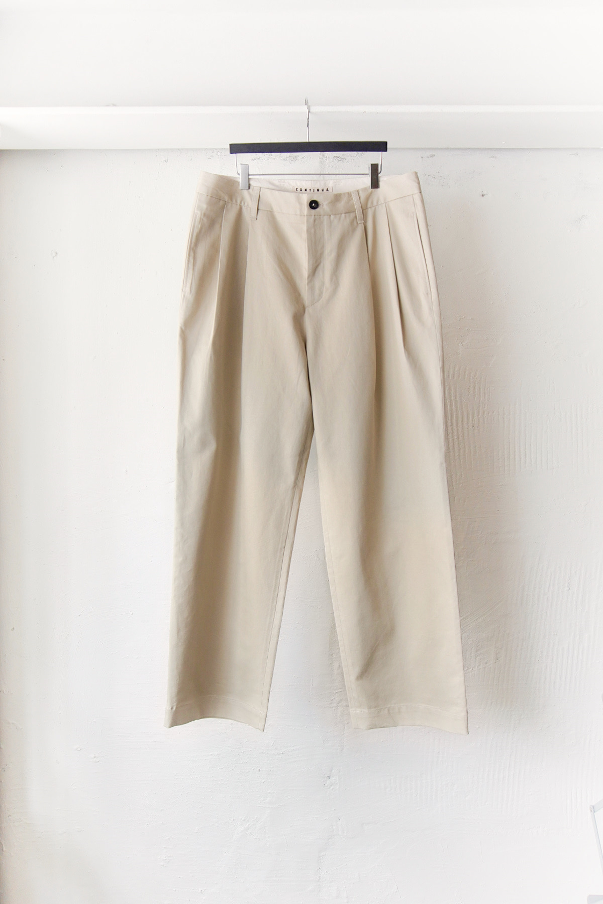 [CONTINUA]  Two Tuck Chino Pants - Sand Beige
