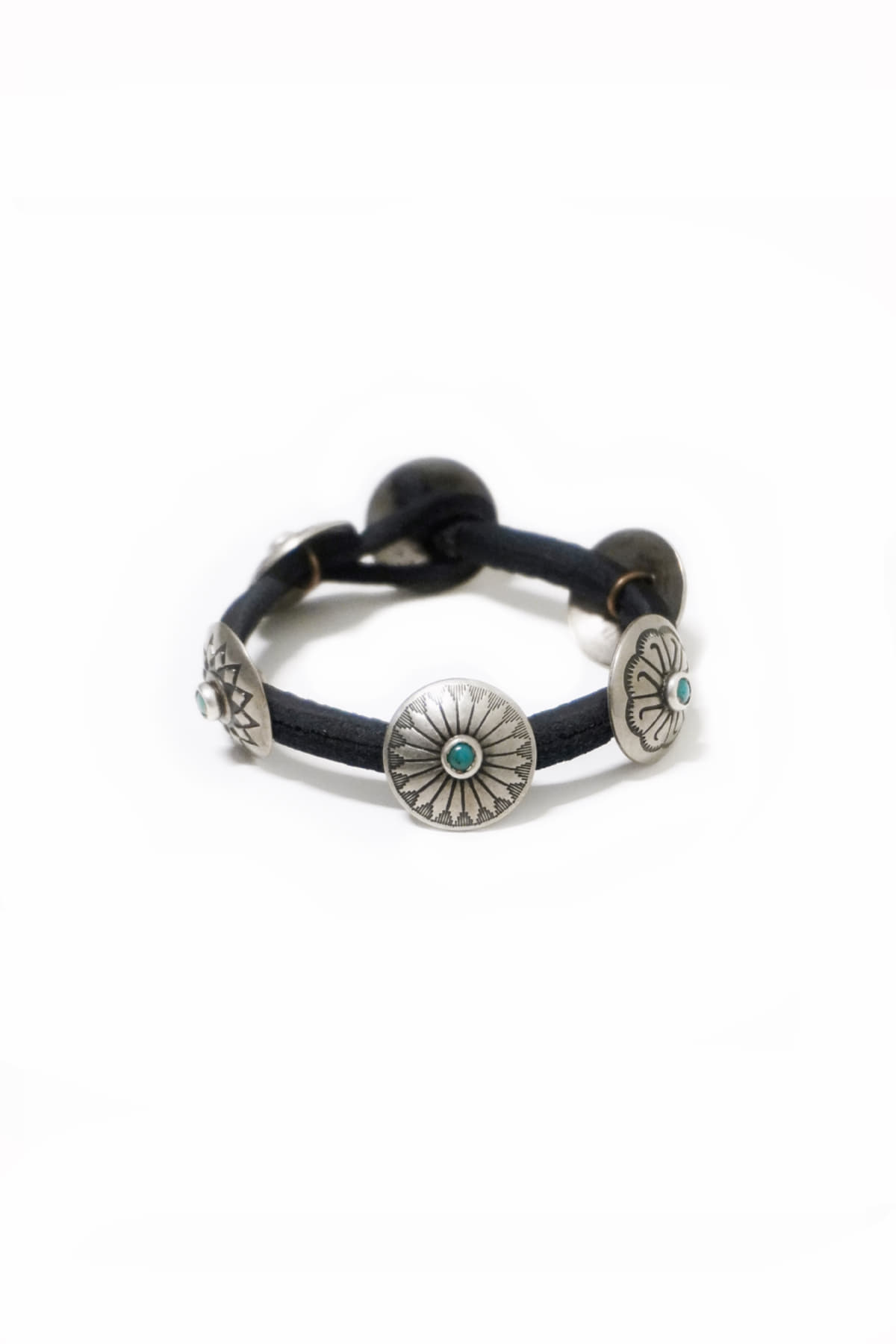 [YUKETEN] Leather Bracelet with Concho - Black
