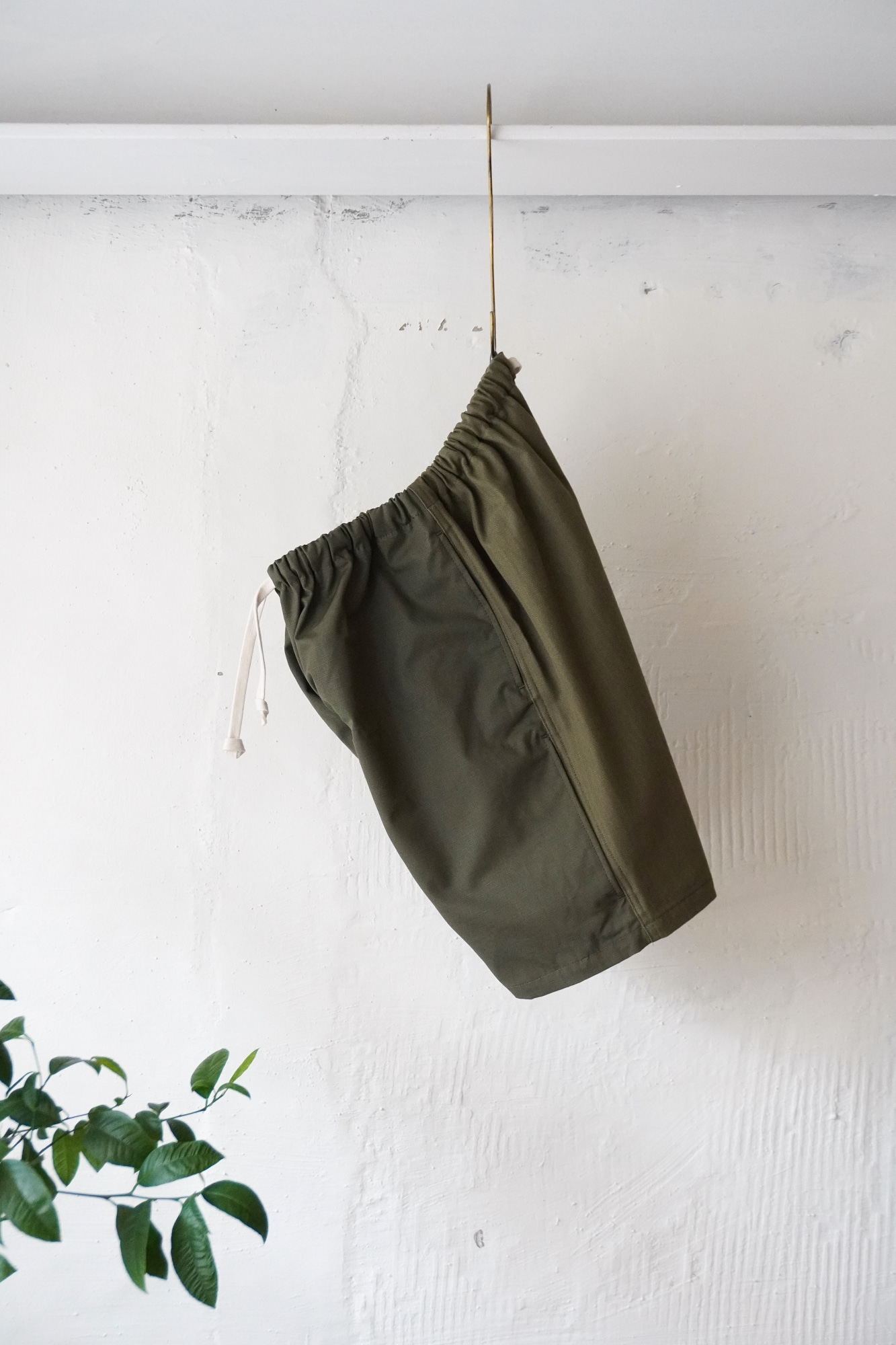 [KENNETH FIELD] EZ Shorts Ⅲ 2 Fabric Rip Herringbone - Olive