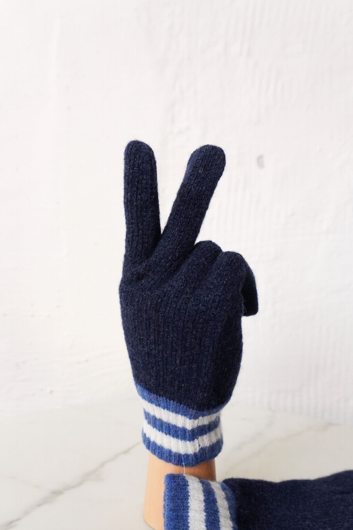 [HOWLIN&#039;] Love Gloves - Blue Thunder
