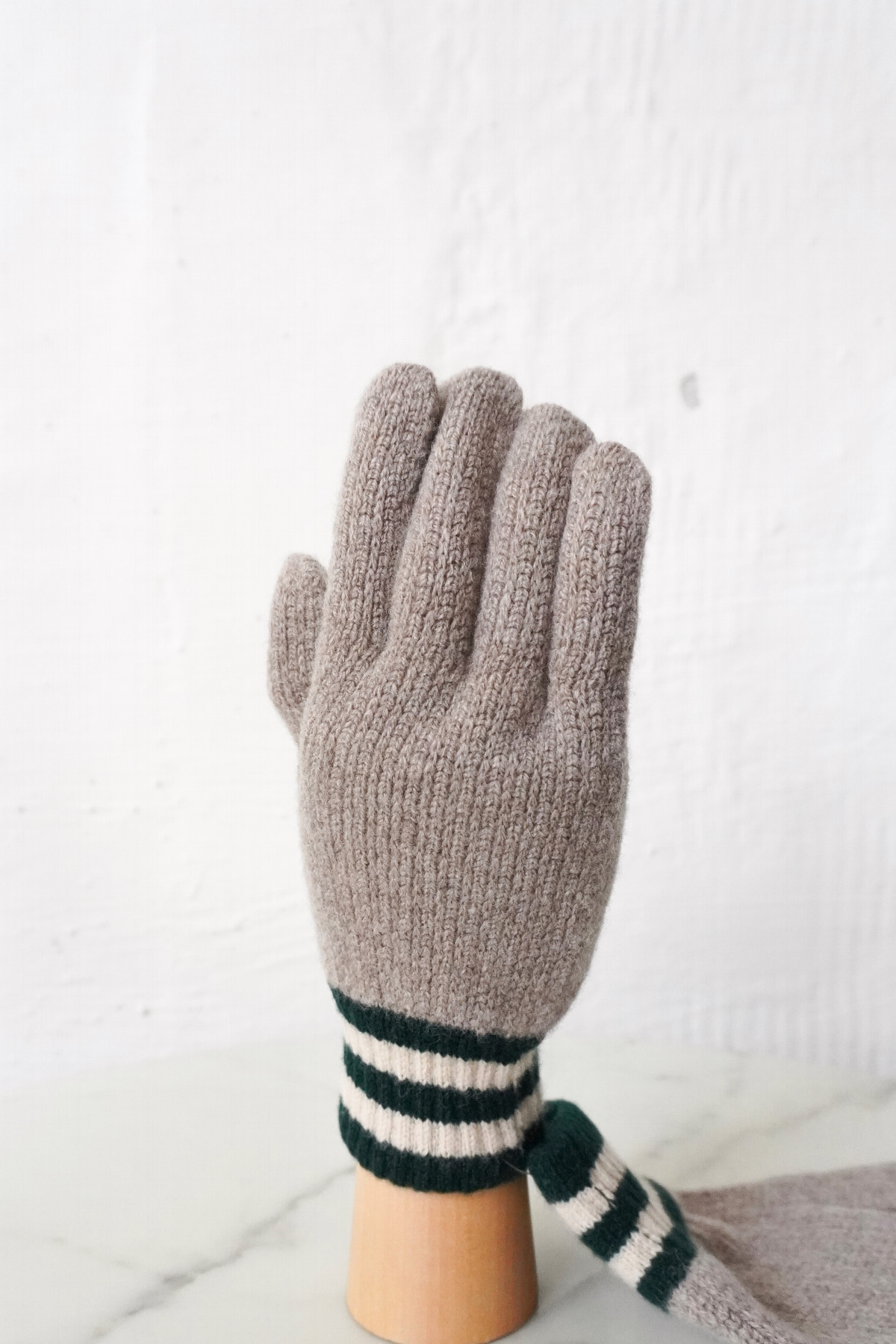 [HOWLIN&#039;] Love Gloves - Mushroom