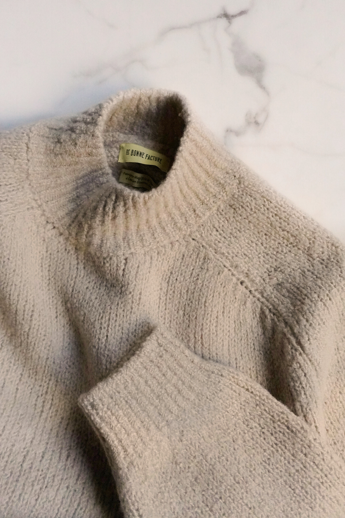 [DE BONNE FACTURE]  Mock Neck Sweater – Light Beige