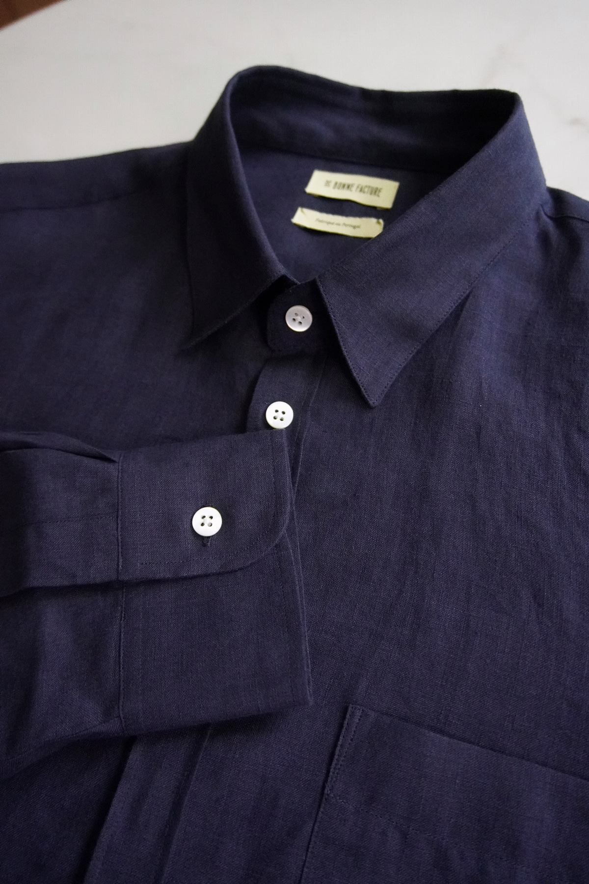 [DE BONNE FACTURE]  Essential Shirt – Dark Navy Linen